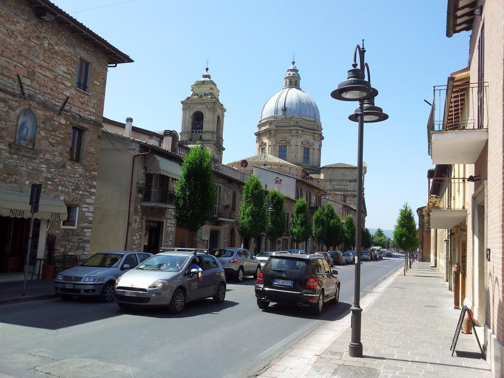 Apartament La Corte Degli Angeli Locazioni Turistiche Asyż Pokój zdjęcie